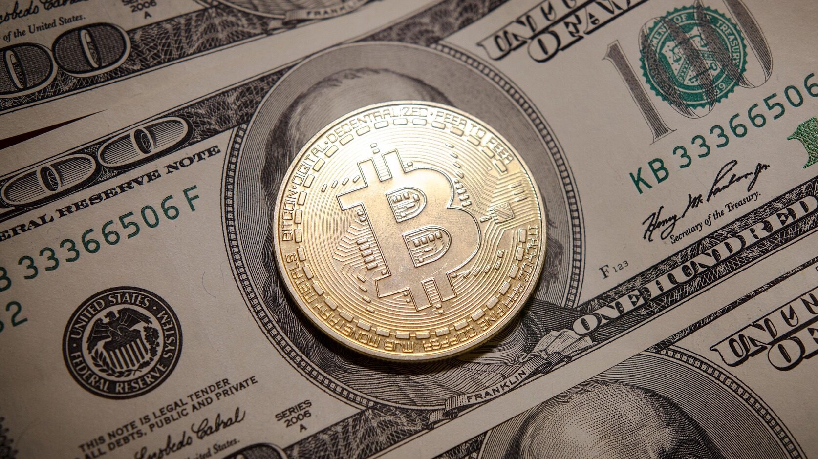 bitcoin-3890350_1920 Bullish’s IPO signals crypto’s mainstream push, with BLSH poised to attract investors seeking exposure to digital assets.